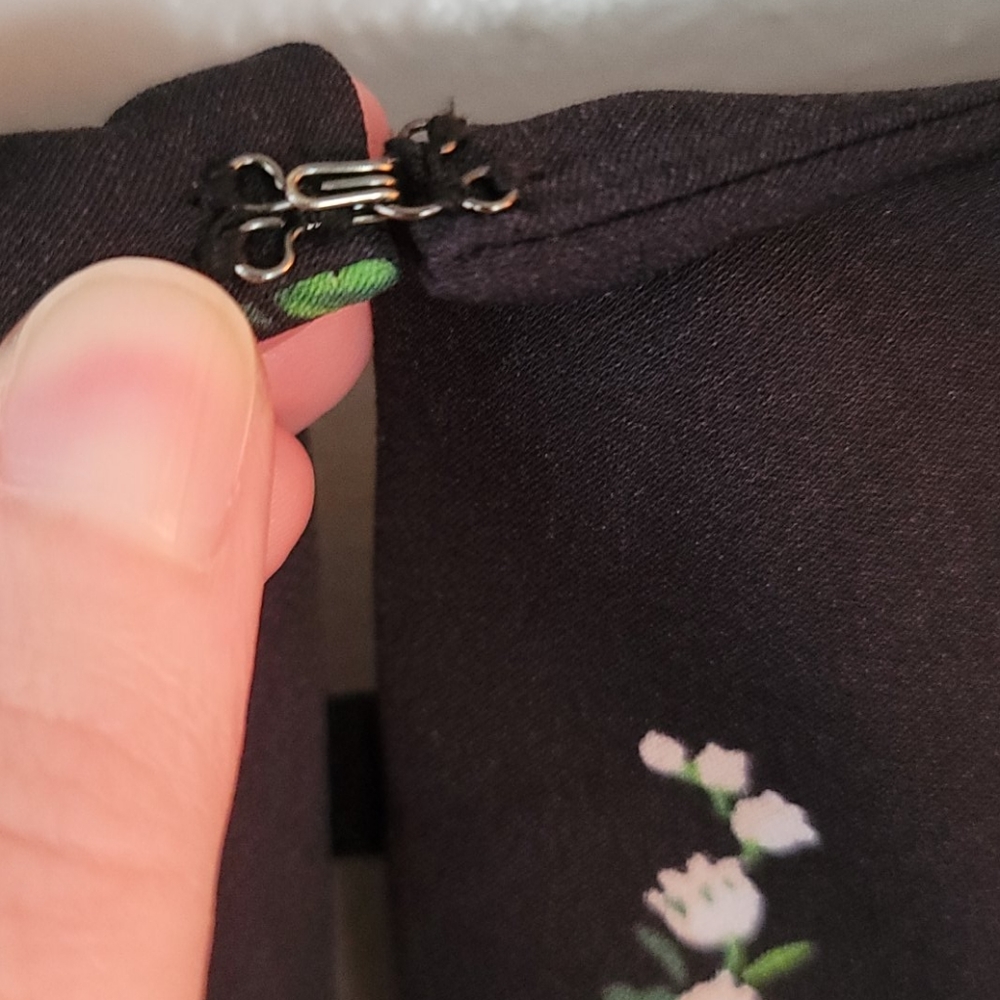 Ann Taylor factory floral print jumpsuit, size 14 - Picture 9 of 11